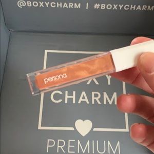 Persona lip gloss